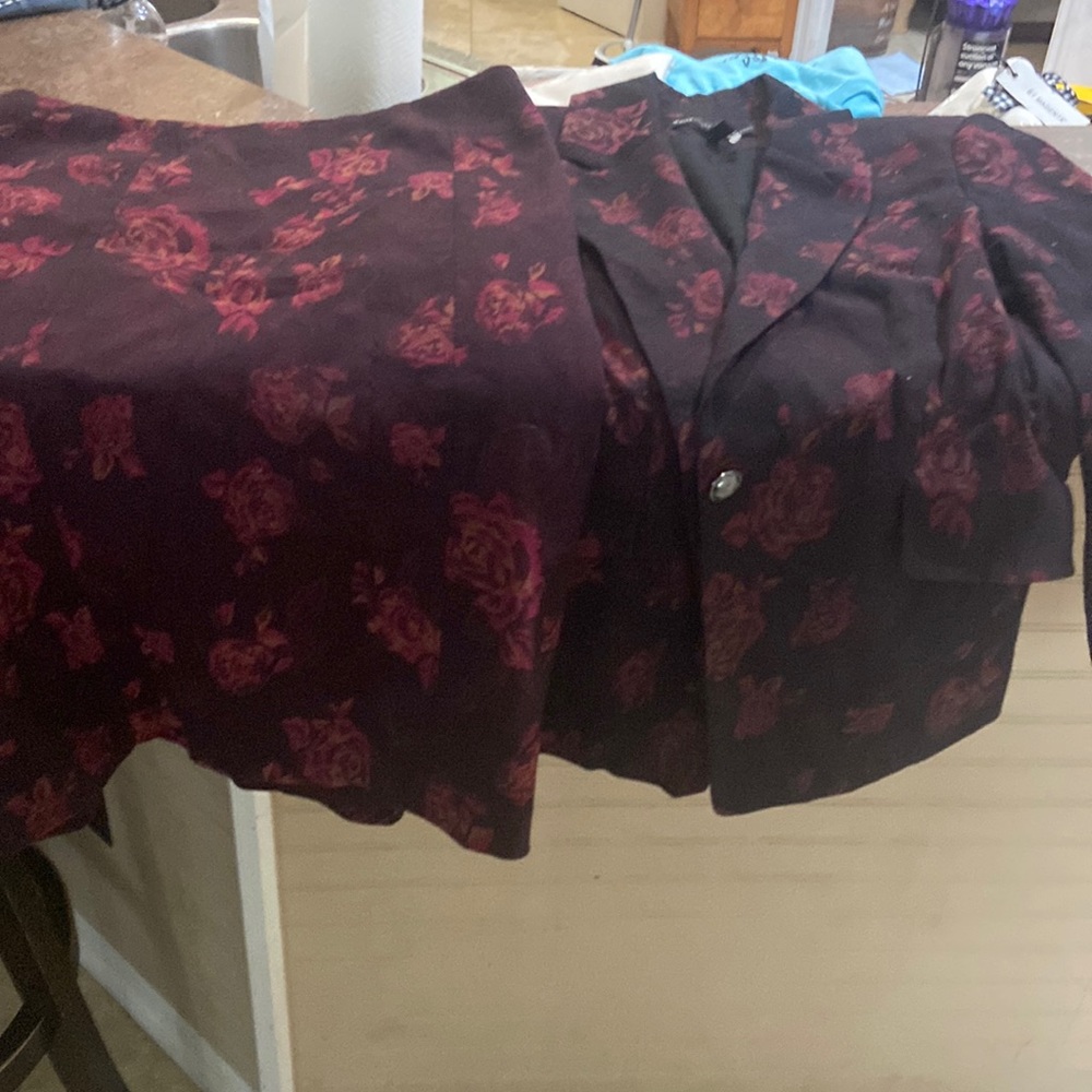 White House Black Market 4 jacket skirt rose black purple  set whbm SUIT